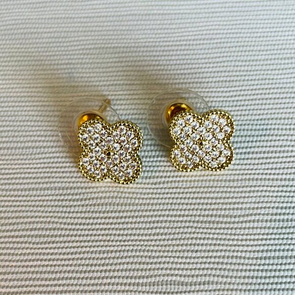 Elegant Gold and Silver Stud Earrings - Picture 2 of 5